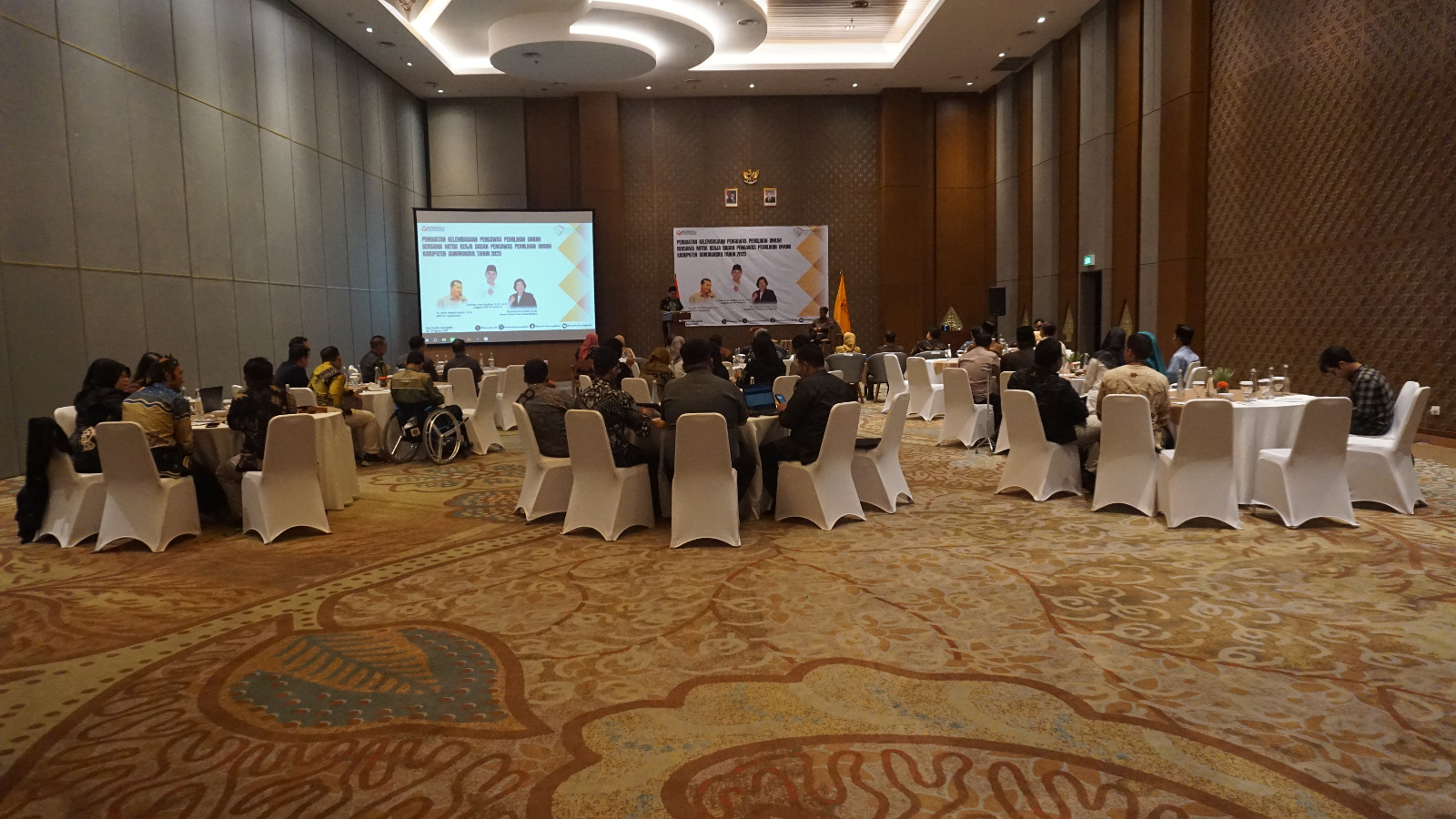 Penguatan Kelembagaan di Hotel Santika