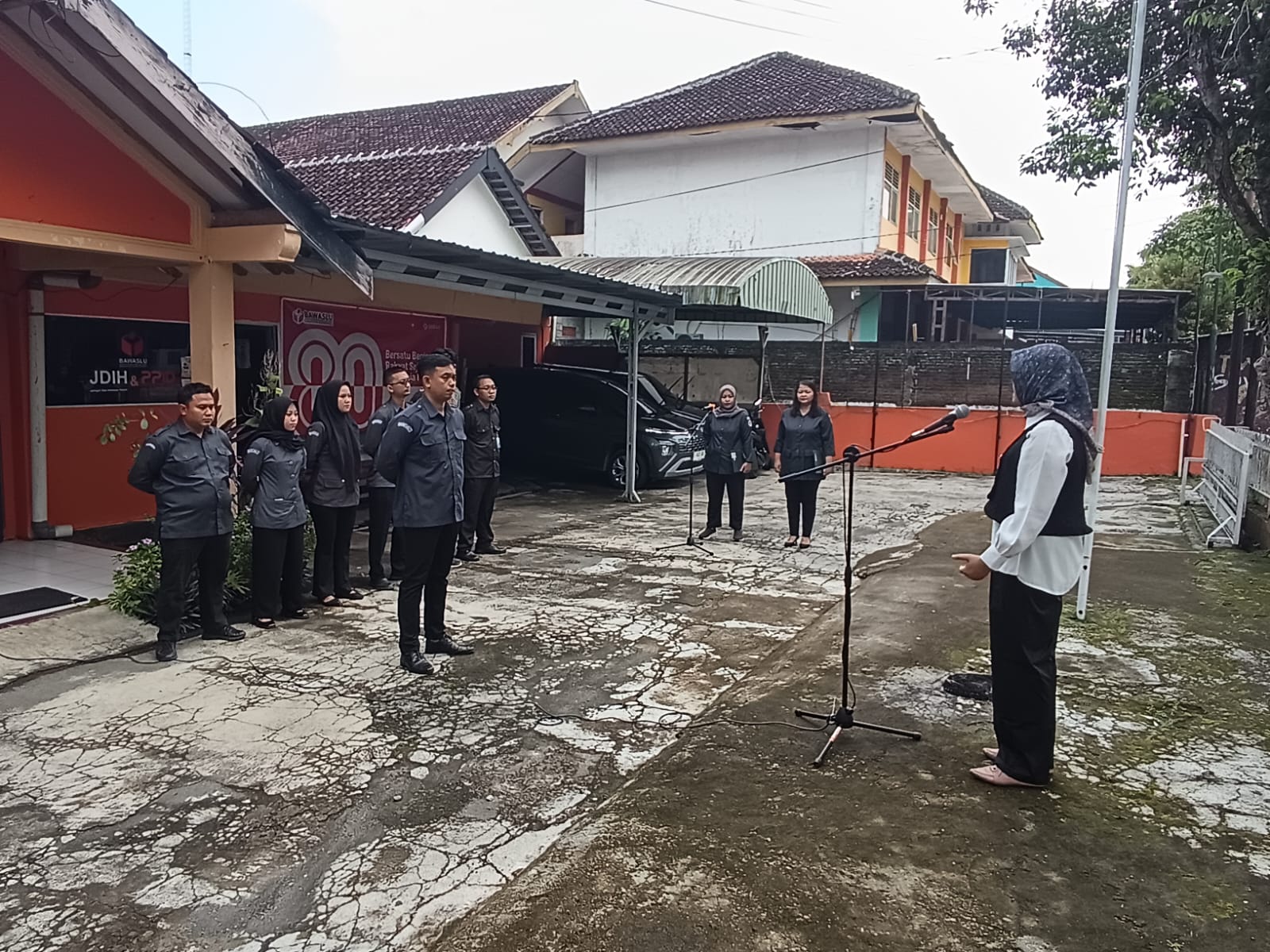 Apel Senin Pagi di Halaman Bawaslu Kabupaten Gunungkidul