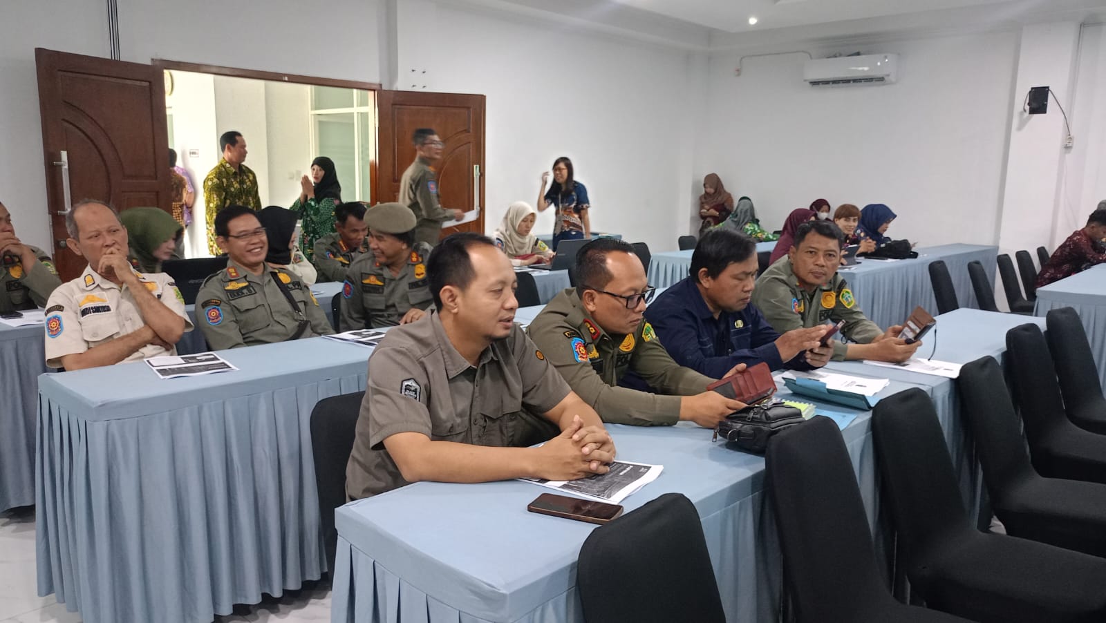 Berlangsungnya acara di Ruang Rapat BMT UMMAT