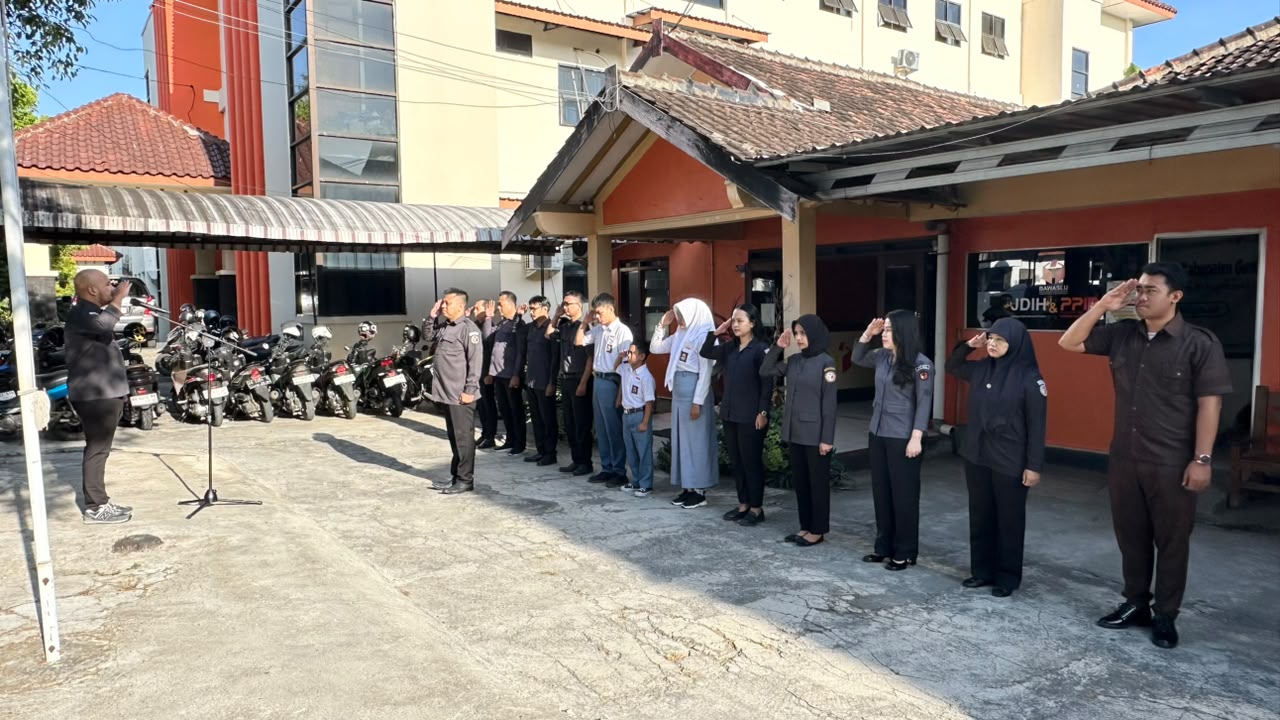 Apel Senin Pagi di halaman Bawaslu Kabupaten Gunungkidul
