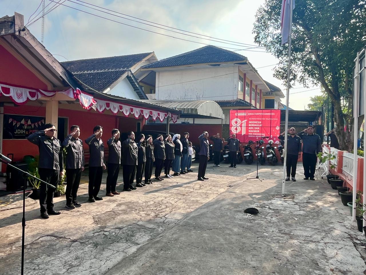 Apel Senin Pagi di Halaman Bawaslu Kabupaten Gunungkidul