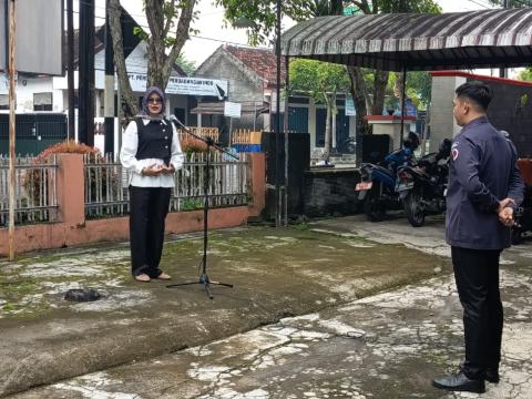 Retnoningsih sebagai Pembina Apel