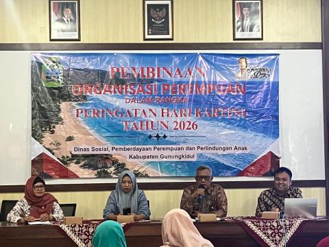 Memperingati Hari Kartini 2026 di Ruang Rapat Lantai 2 Dinsos PPPA
