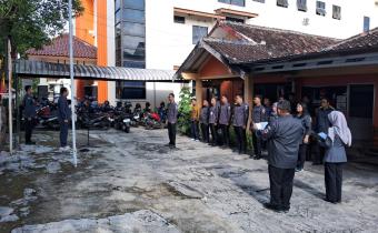 Apel Senin di halaman Kantor Bawaslu Kabupaten Gunungkidul